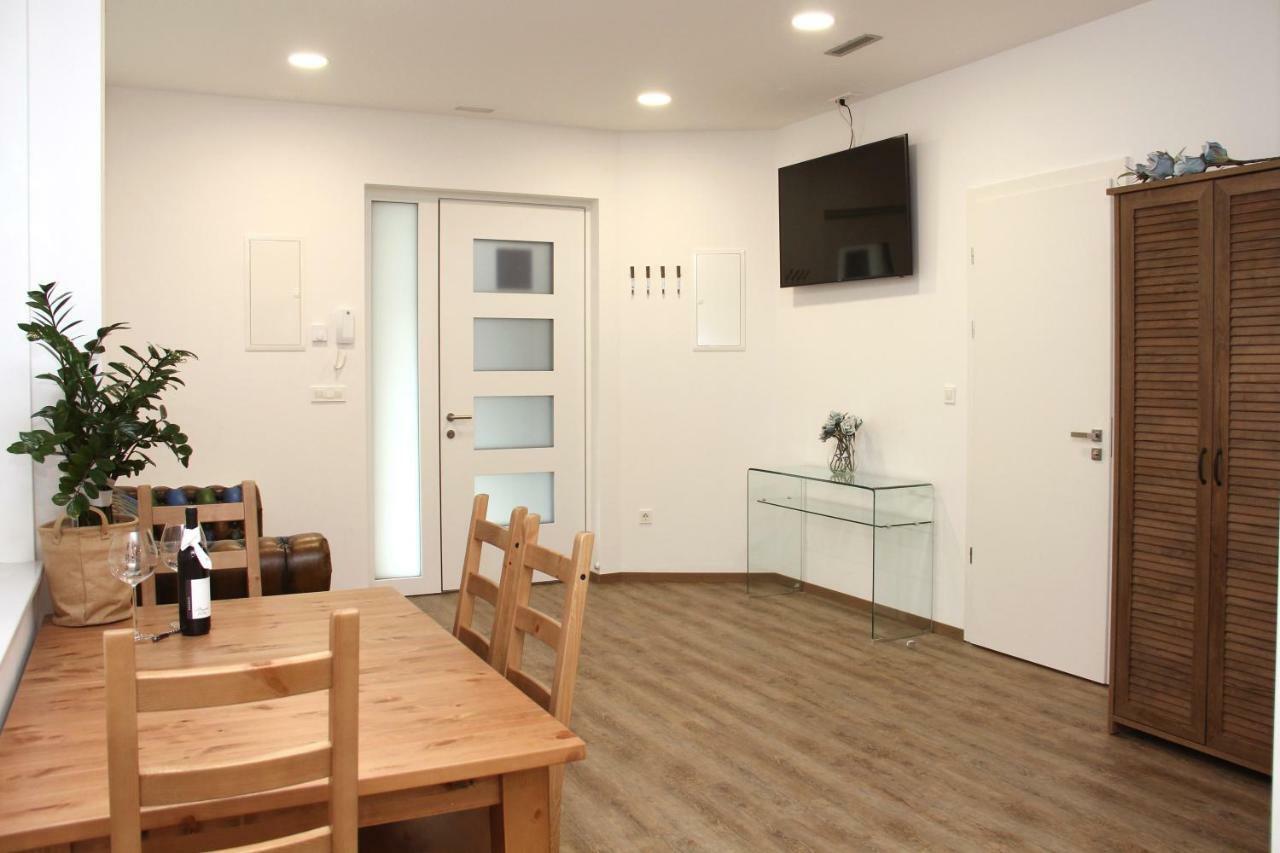Maja Apartment Šibenik Buitenkant foto